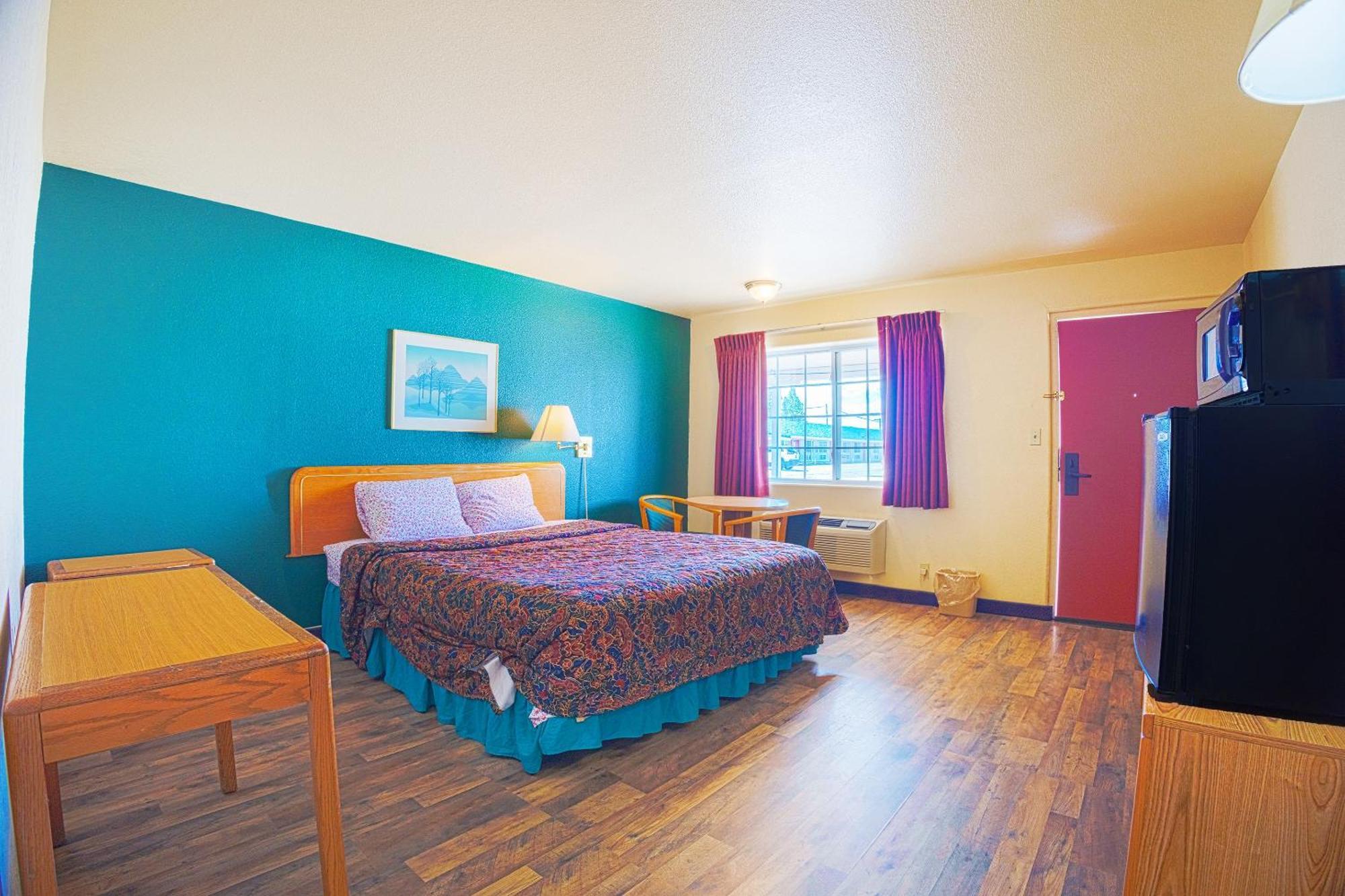 Motel, By Oyo 4*